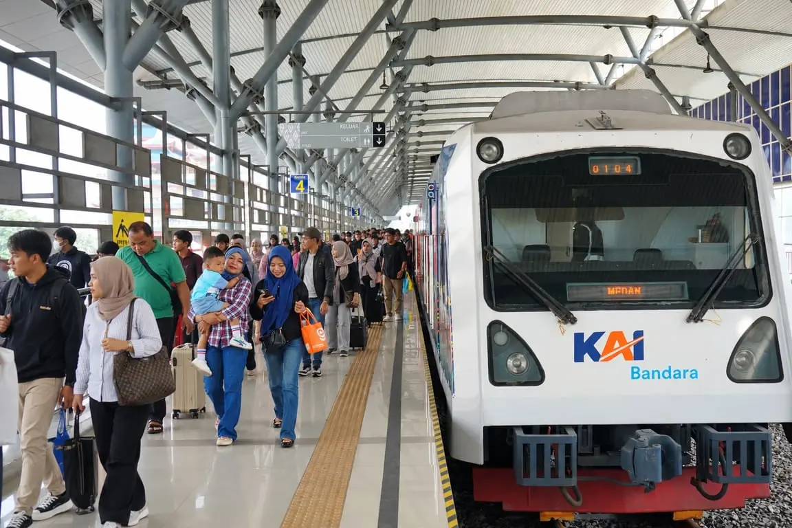 KA Srilelawangsa Tertemper Kendaraan di Perlintasan Resmi Terjaga Binjai, Perjalanan Kereta Tetap Aman